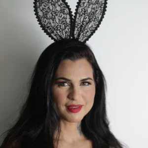 Tiara orelha coelha renda